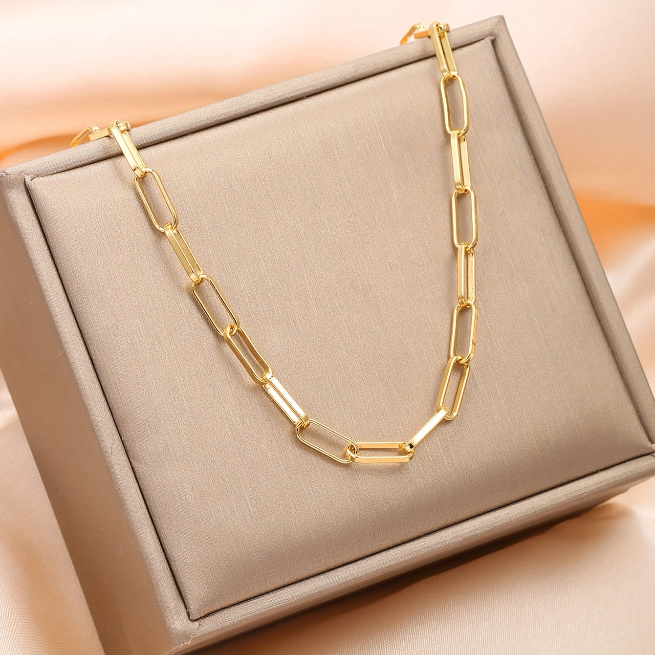 1pc Golden OT Buckle Retro Hip Hop Geometric Shaped Casual Versatile Clavicle Chain 18k Gold Plated Necklace Jewelry For Women