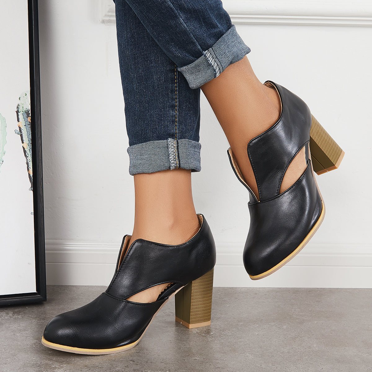 Round Toe V Cut Block Chunky Stacked Heel Pumps