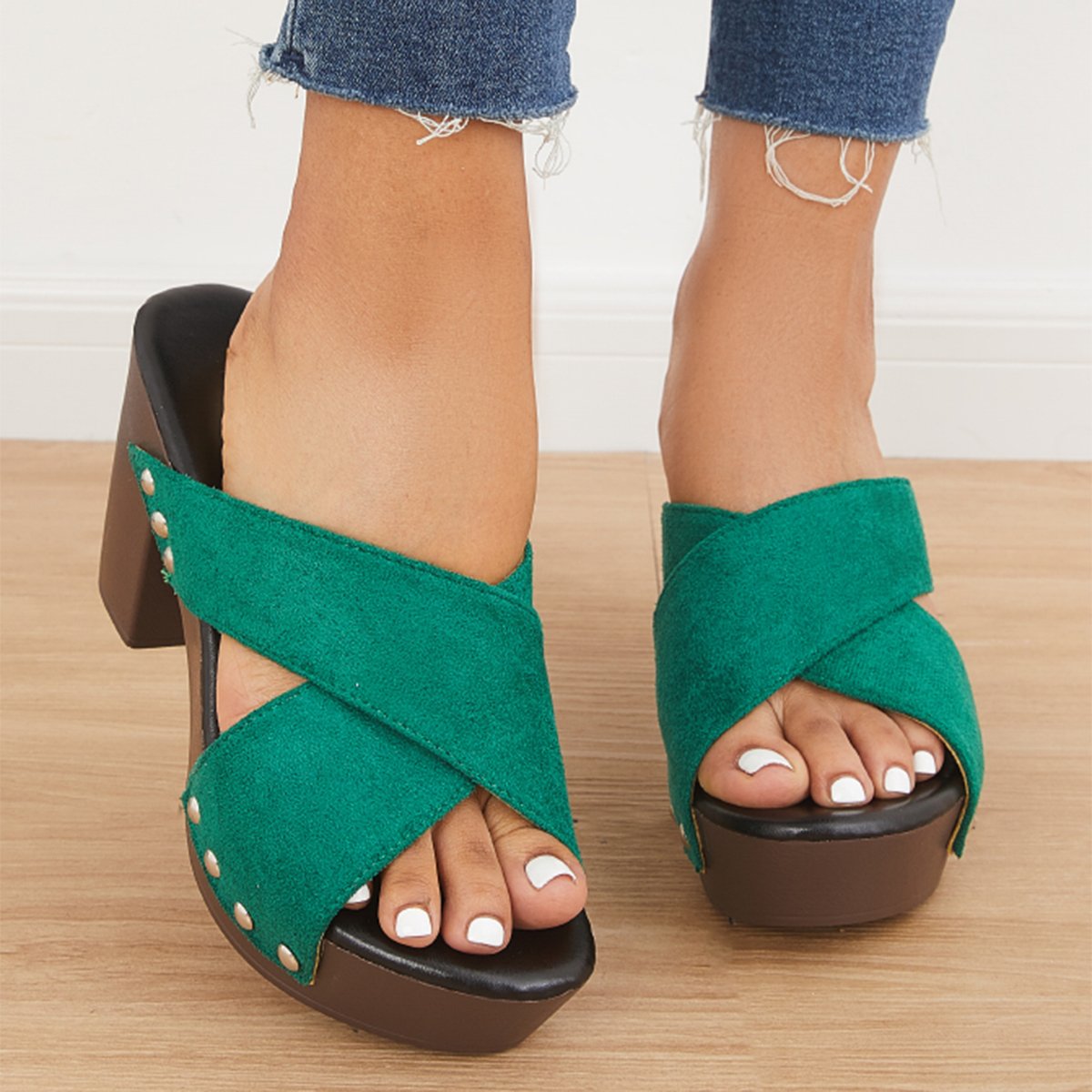 Women Platform Sandals Rivet Criss Cross Chunky Block Heels Slip-on Sandals