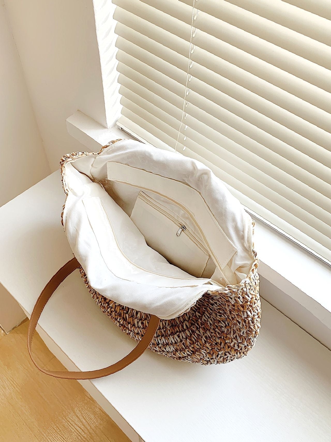 binfenxie - Minimalist Round Straw Bag  - Women Tote Bags