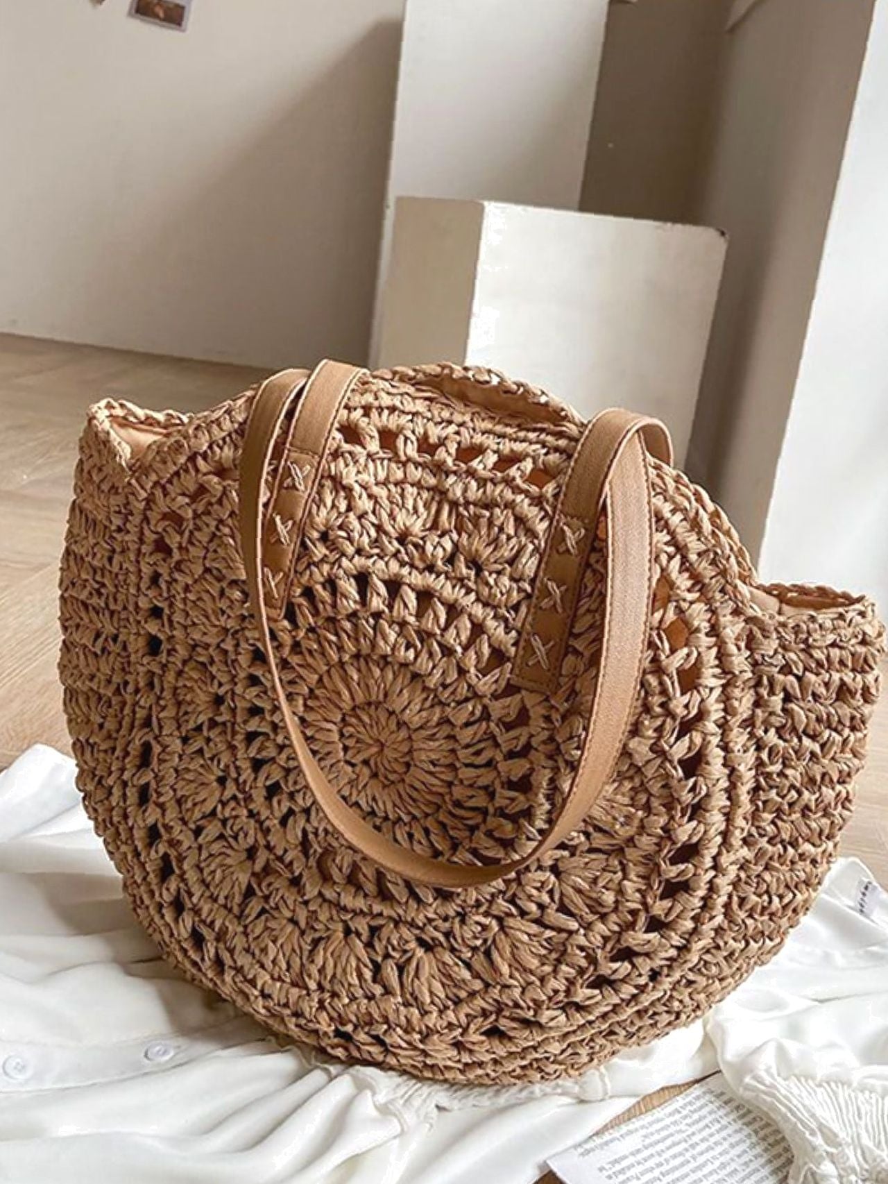 binfenxie - Hollow Out Circle Straw Bag  - Women Tote Bags