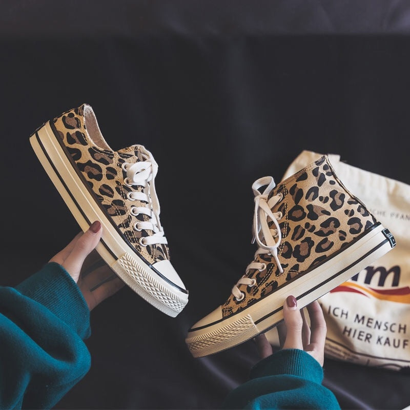 New Leopard Print High Top Canvas Shoes Harajuku Sneakers Fashion New Lace-up All-match Flat Shoes Women Classic Streetwear