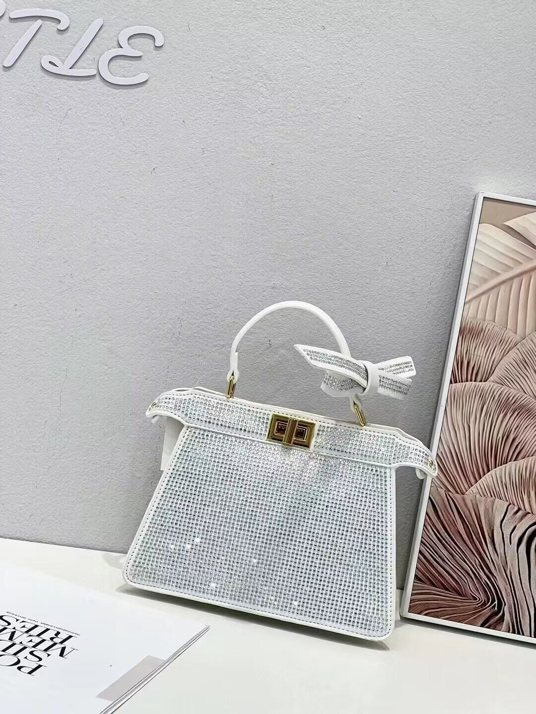 BINFENXIE 2025 new mini diamond-encrusted hot diamond handbag flip retro fashion shoulder messenger chain women's bag small square bag