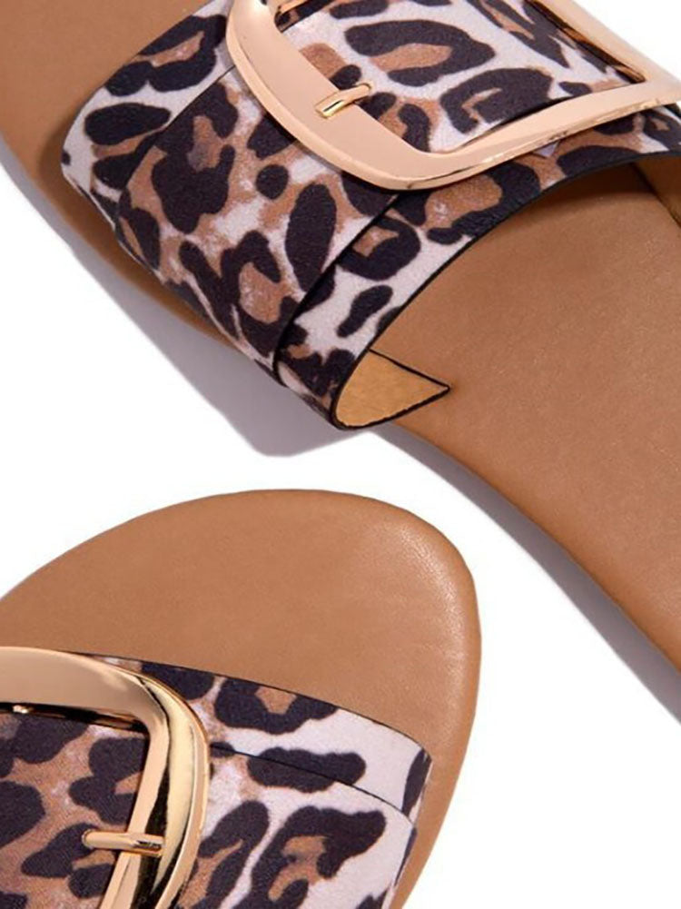 Print Buckled Flat Sandals