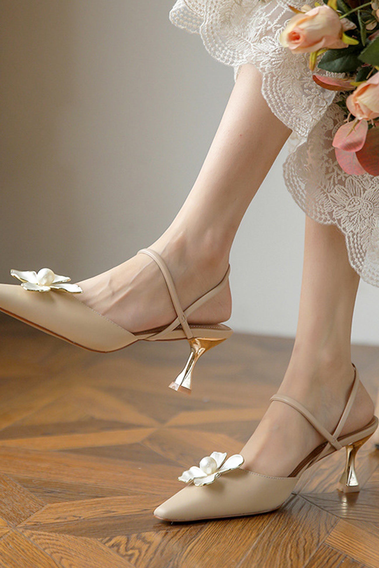 Pearl Flower Pointed-Toe Pumps