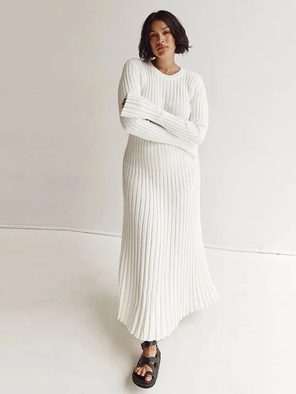 Solid Color Round Neck Long Sleeved Knitted Dress Women Pleated Slim White Long Robes Summer Lady Office Streetwear Vestido