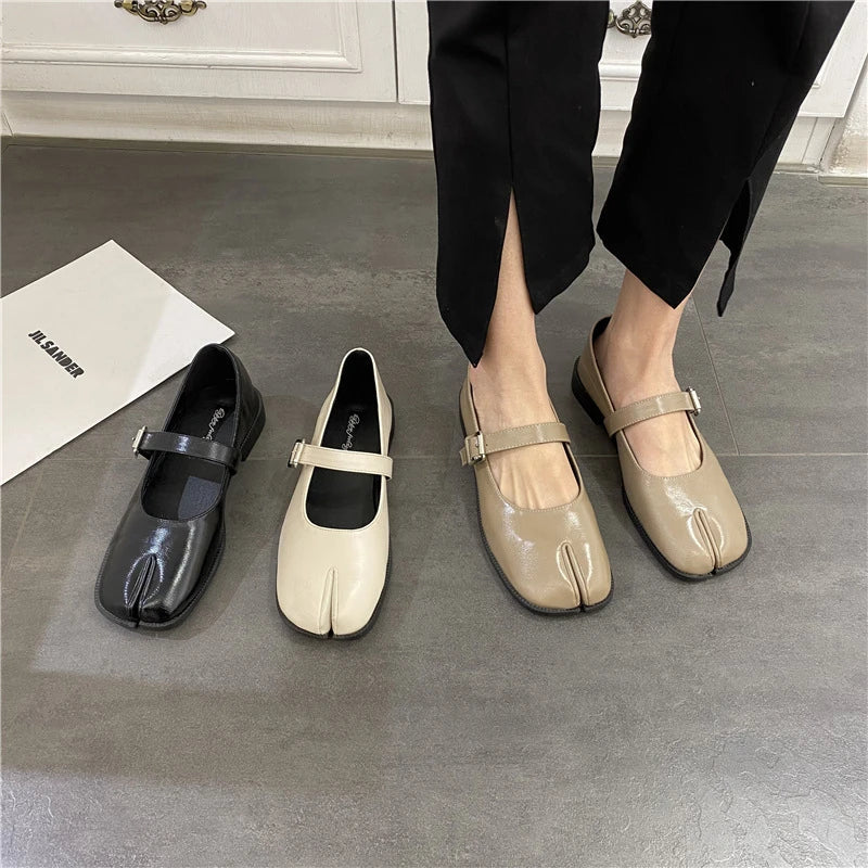 binfenxie Spring Women Sandals New Split Toe Mary Jane Flats Ladies Pumps Female Retro Vintage Girl Daily Novelty Solid Ninja Shoes