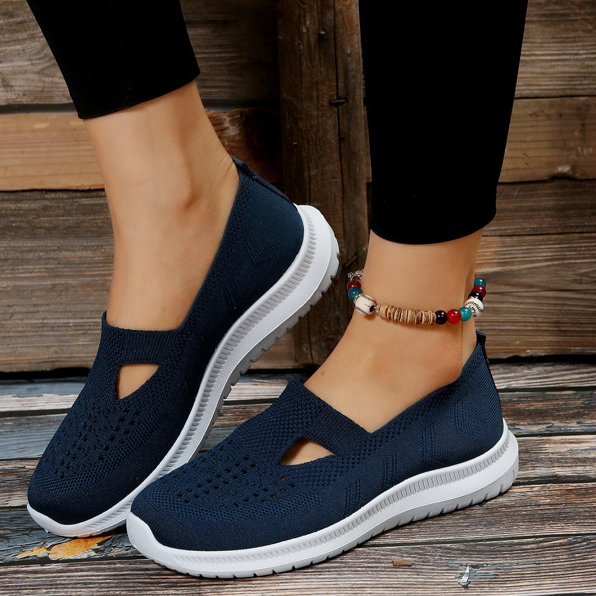 Soft Bottom Knitted Flat Shoes for Women Summer Breathable Mesh Slip On Sneakers Woman Non Slip Light Casual Loafers 36-42