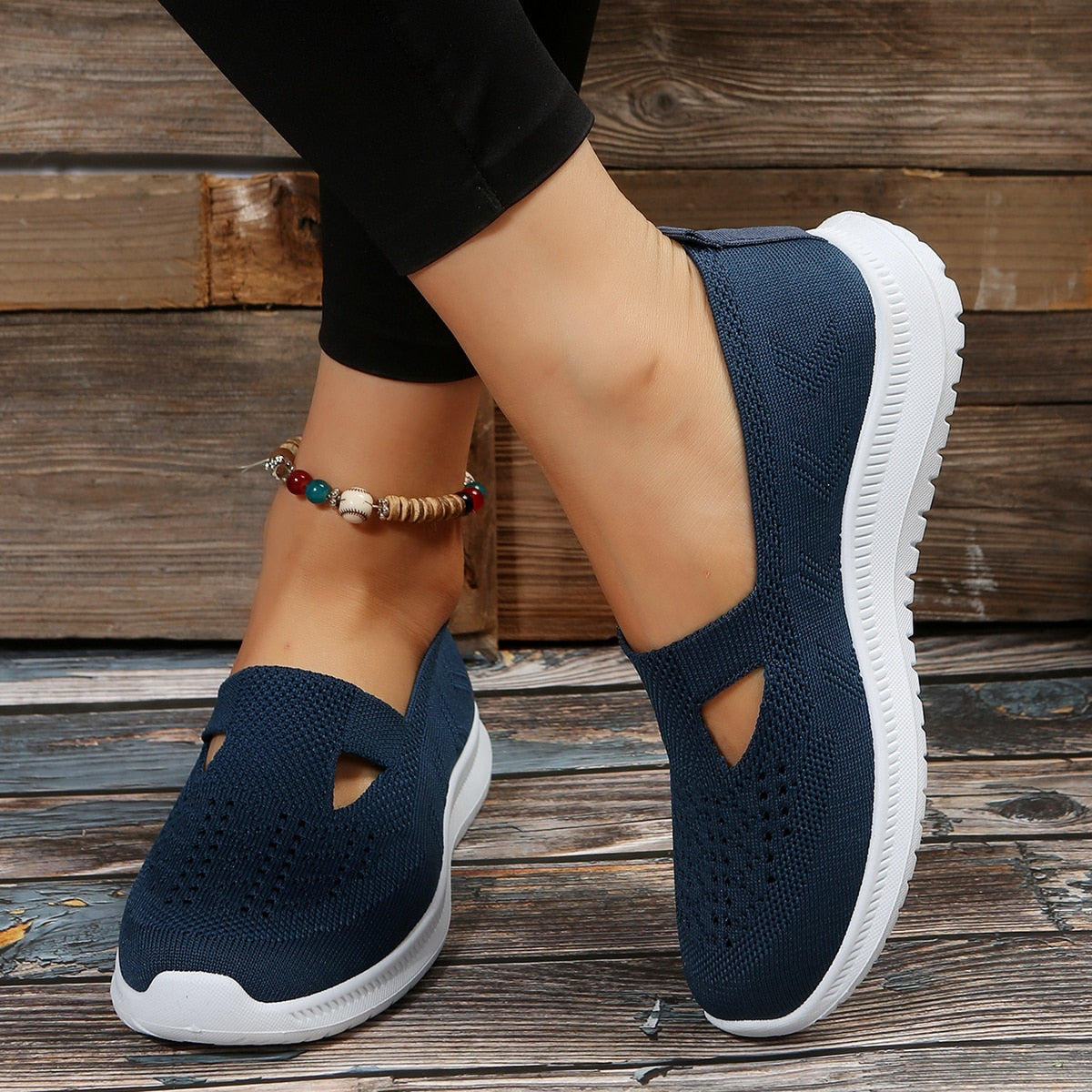 Soft Bottom Knitted Flat Shoes for Women Summer Breathable Mesh Slip On Sneakers Woman Non Slip Light Casual Loafers 36-42