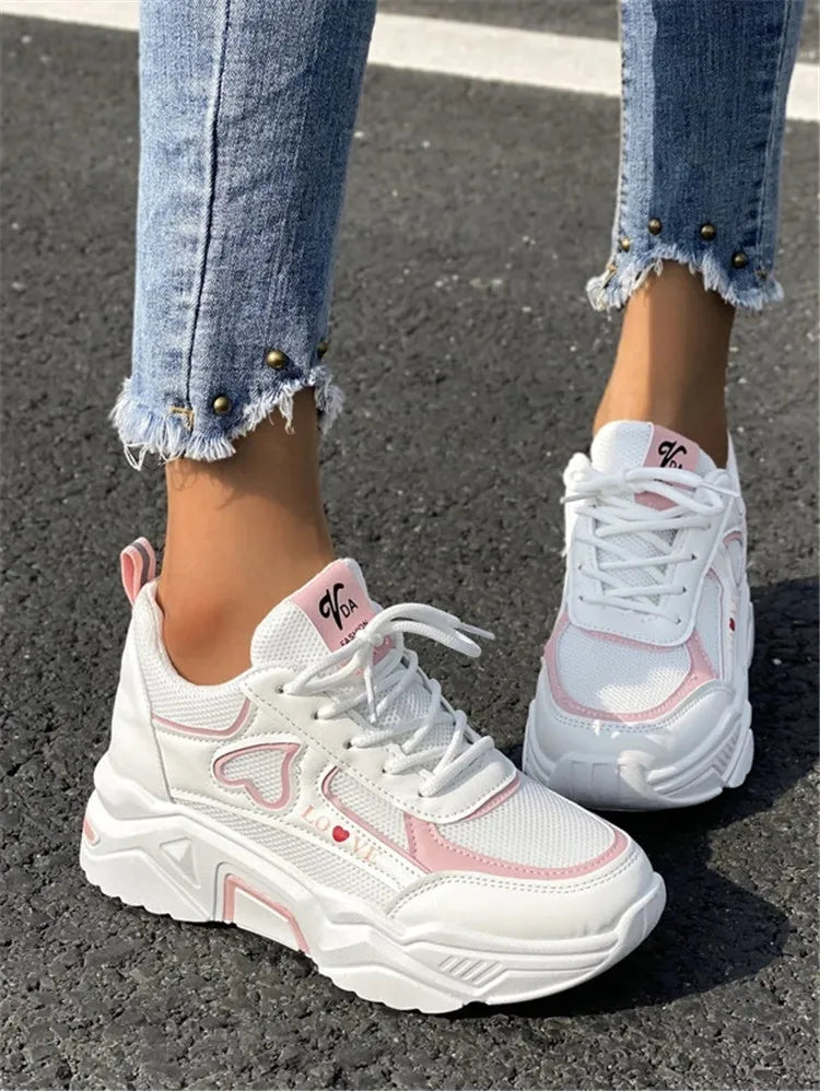 New Letter Graphic Lace-up Front Wedge Sneakers Women Breath Thick Bottom Shoes Lace-Up Flat Leisure Shoes Outside Fashion