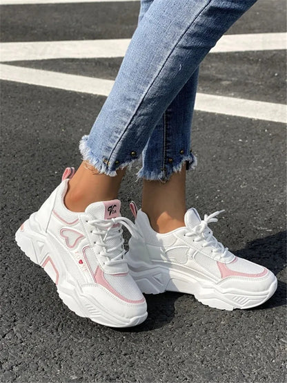 New Letter Graphic Lace-up Front Wedge Sneakers Women Breath Thick Bottom Shoes Lace-Up Flat Leisure Shoes Outside Fashion