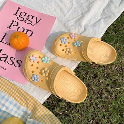 DIY Hole Slippers Women Summer Sandals EVA Sole Flower Decor Beach Slippers Non-slip Woman Sandals Soft Bottom Indoor Flip Flops