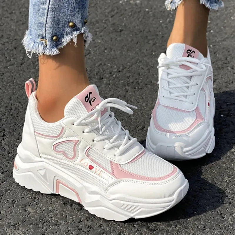 New Letter Graphic Lace-up Front Wedge Sneakers Women Breath Thick Bottom Shoes Lace-Up Flat Leisure Shoes Outside Fashion