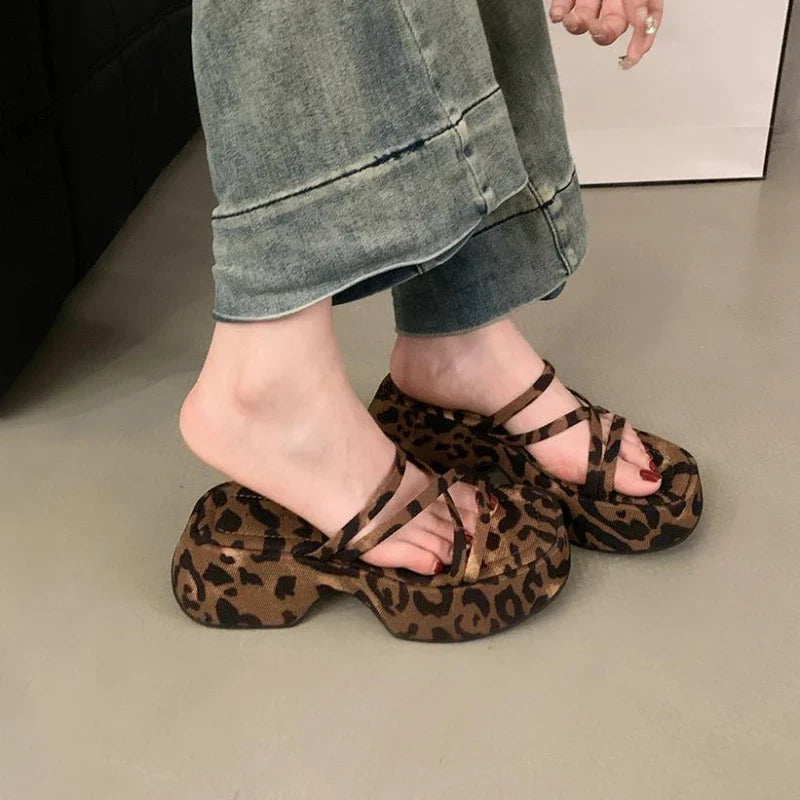 New Summer Women Slipper Fashion  Ladies Elegant Slides Shoes Open Toe Slip On Outdoor Sandal Shoes