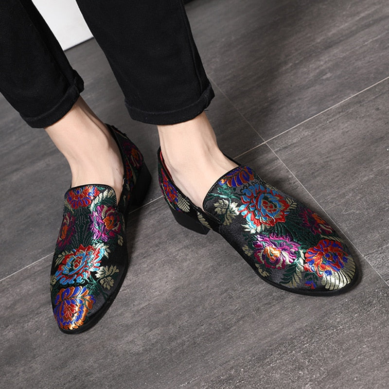 Men's Casual Shoes Mens Comfortable Driving Loafers Light Moccasins Men Retro Embroidery Party Wedding Flats EUR Sizes 38-48