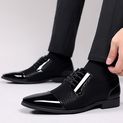 Trending Classic Men Dress Shoes For Men Oxfords Patent Leather Shoes Lace Up Formal Black Leather Wedding Party Shoes