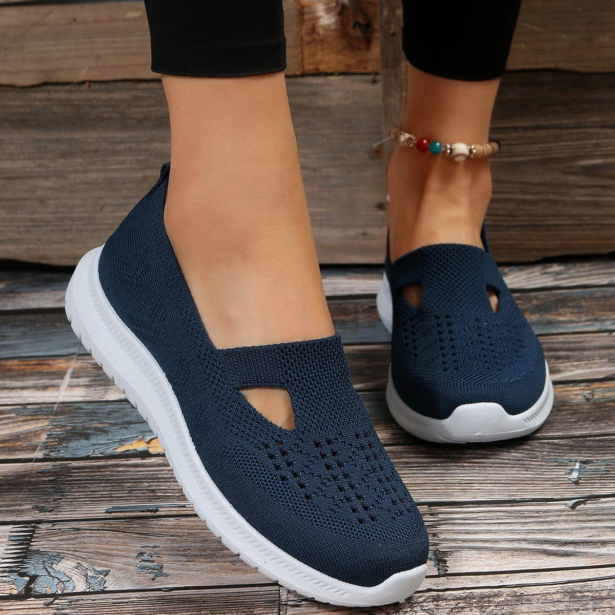 Soft Bottom Knitted Flat Shoes for Women Summer Breathable Mesh Slip On Sneakers Woman Non Slip Light Casual Loafers 36-42