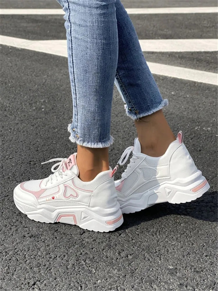 New Letter Graphic Lace-up Front Wedge Sneakers Women Breath Thick Bottom Shoes Lace-Up Flat Leisure Shoes Outside Fashion