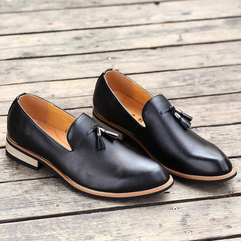 Men's Genuine Leather Shoes Banquet Dress Shoes Business Conference Office Men's Casual Shoes Fashion Pointed Leather Shoes Red