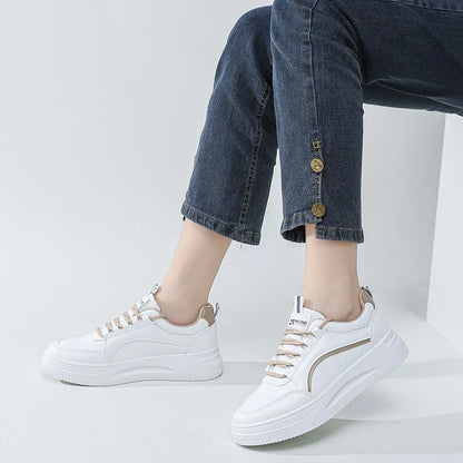 Women New Style Lace Up Casual White Shoes, Sporty Skate Shoes For Outdoor Comfortable and Fashionable Casual Skate Shoes