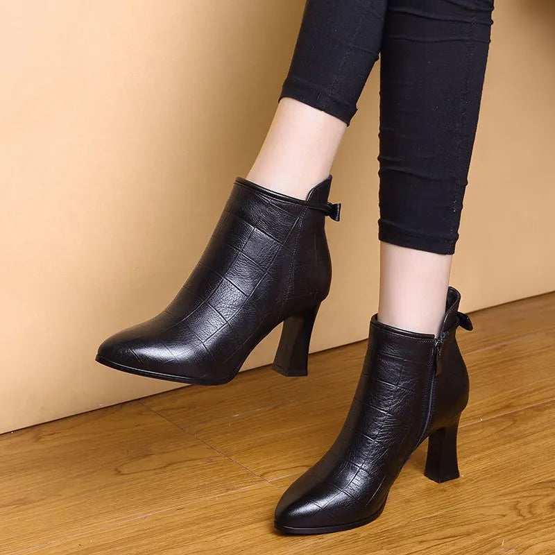 Short Shoes for Women Leather Booties Pointed Toe Female Ankle Boots Very High Heels Footwear Heeled Fur Comfortable and Elegant