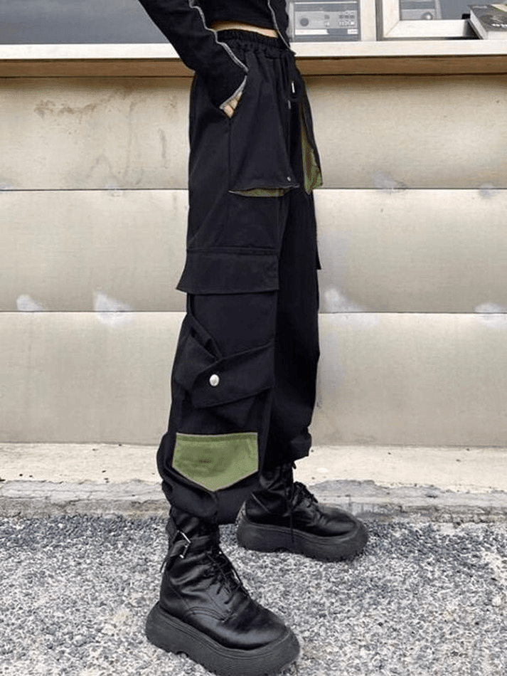 Patchwork Pocket Detail Cargo Pants